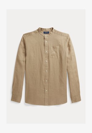 Béžová lněná košile s dlouhým rukávem, stojatým límečkem, knoflíkovým zapínáním vpředu, náprsní kapsou a malým vyšívaným logem na kapse.