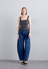 REMAIN SUITING - Top - tornado