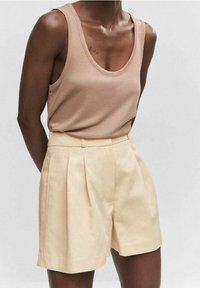 Mango Shortsit - beige