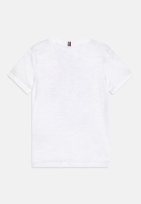 Tommy Hilfiger FUN TEE - Triko s potiskem - white