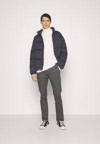 Tommy Hilfiger PIMA ROLL NECK - Strikkegenser - ancient white