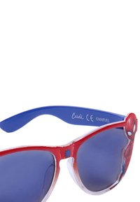 Occhiali da sole per bambini rossi e blu con design di Spider-Man, dotati di lenti scure e un accentuazione del personaggio sulla montatura.