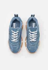 Steve Madden JPOSSESSION - Matalavartiset tennarit - blue denim