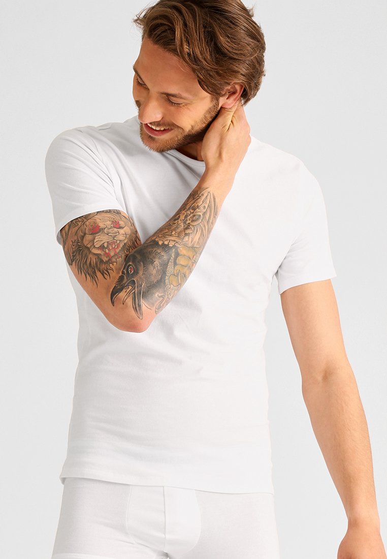 Descubrir 65+ imagen calvin klein white undershirt Thptnganamst.edu.vn