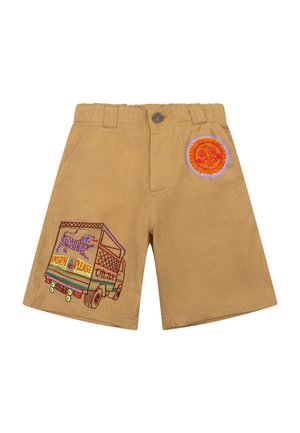 Beige katoenen shorts met kleurrijke borduursels van een vrachtwagen en de zon; voorzien van een knoopsluiting en twee steekzakken aan de voorkant.