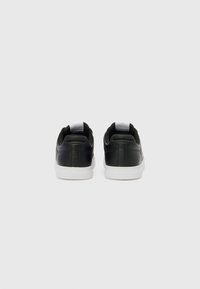 Tommy Hilfiger ICON COURT czarny