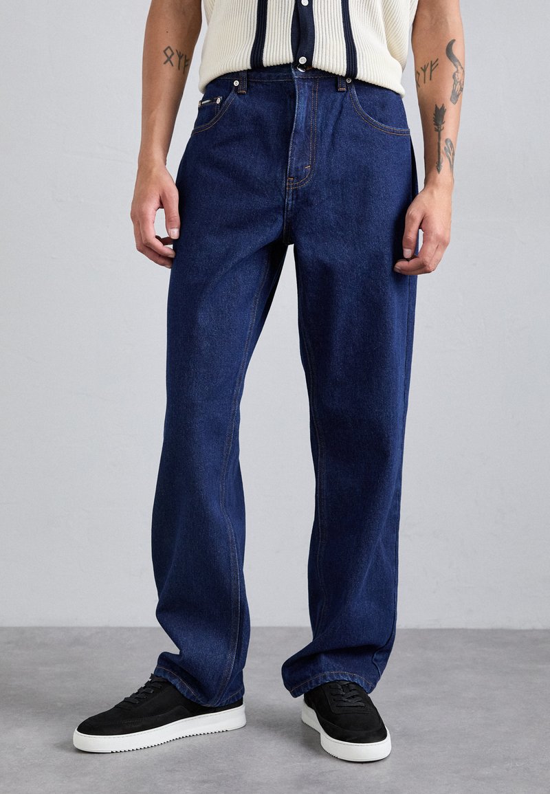 Noon Goons - FLY DAZE PANT - Jeans Relaxed Fit - denim blue, Vergrößern