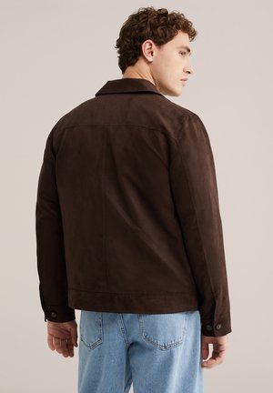 WE Fashion Veste en similicuir - dark brown