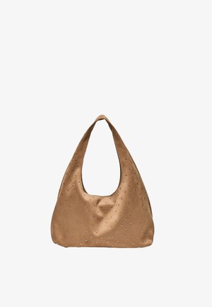 Rjava usnjena torbica z enim ročajem, okrašena z majhnimi kovinskimi zakovicami, enakomerno razporejenimi po površini.