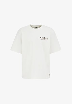 Hvid bomulds t-shirt med korte ærmer, med et brunt "Explore Your Horizon" tekstlogo på venstre bryst. Lige snit design.