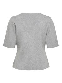 Haut en maille gris à manches courtes avec un col rond et un ourlet légèrement évasé, vu de dos.