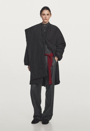 LONG PADDED WITH SCARF DETAIL - Mantel - black