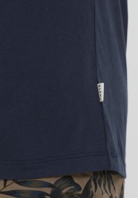 Blend BHARNAUD - Pamata T-krekls - dress blues