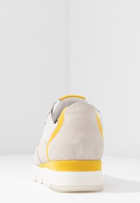 Marco Tozzi 2-2-23754-34 - Sneaker low - offwhite