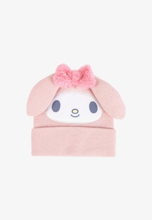 Cappello per neonati in maglia rosa con orecchie flosce, una toppa bianca sul volto con occhi e naso semplici e un fiocco rosa fluffy sulla cima.