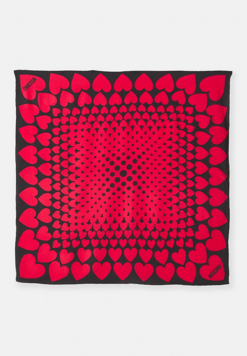 Röd hjärtformad mönster på en svart bakgrund, med en virvlande design med hjärtan i olika storlekar. Mjukt textil med en slät yta.