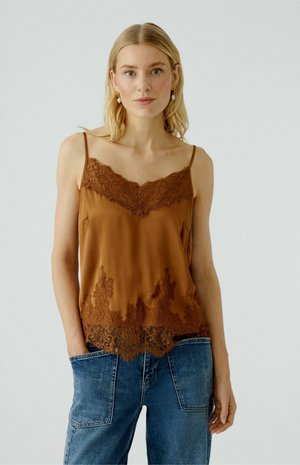Top - deep chestnut
