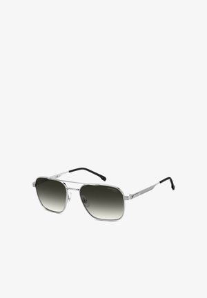 Silberne Piloten-Sonnenbrille mit Metallrahmen, schwarzen Verlaufsgläsern und schwarzen Bügelenden, schräg vor weißem Hintergrund.