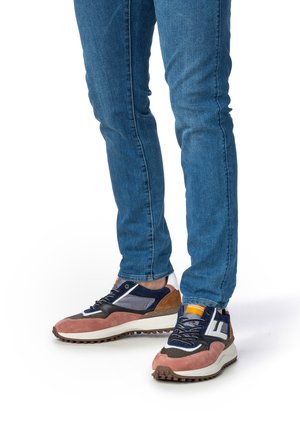 Floris van Bommel SNEAKER  - Sneakers basse - pink sfm