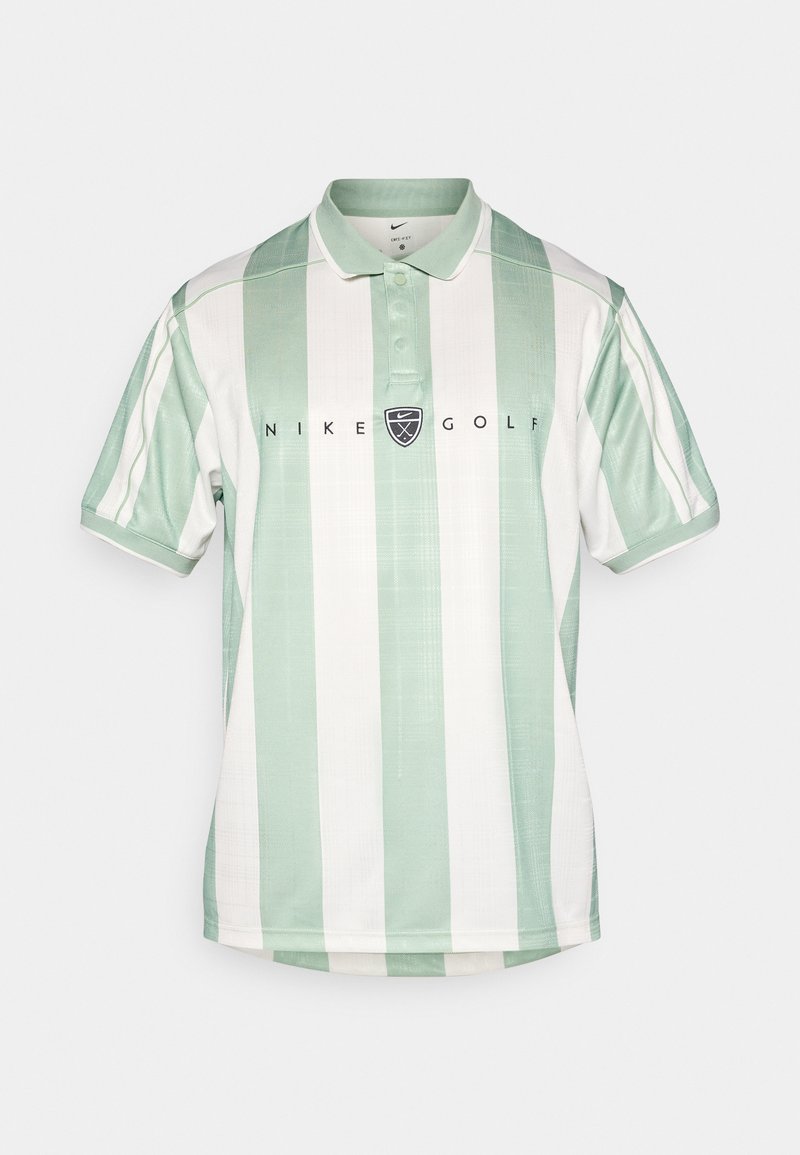Polo rayé vert et blanc, manches courtes, col à boutons, avec le logo "NIKE GOLF" en noir sur la poitrine. Fabriqué en tissu léger.
