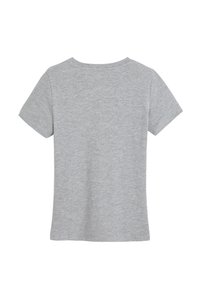 Ein schlichtes, hellgraues T-Shirt mit kurzen Ärmeln, flach ausgelegt und von hinten vor einem weißen Hintergrund gezeigt.