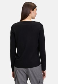 Betty Barclay BASIC-MIT RUNDHALSAUSSCHNITT - Pulóver - schwarz