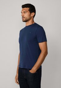 Hackett London Základné tričko - ink blue