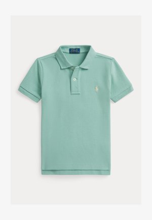 Vaaleanvihreä, teksturoidusta kankaasta valmistettu poolopaita, jossa on kaulus, kolmipainikkeinen nappilista ja pienennetty kirjailtu logo rinnassa.