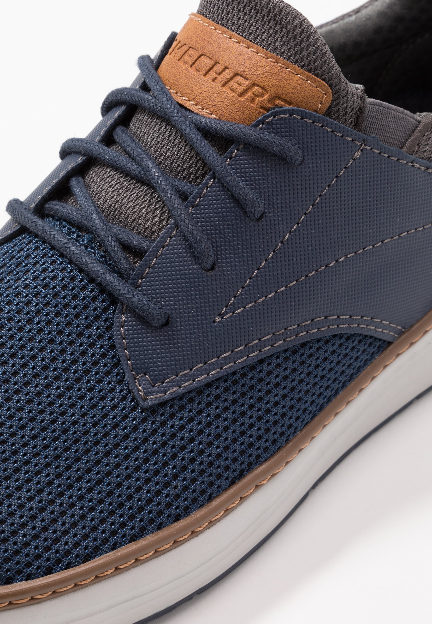 skechers moreno zenter