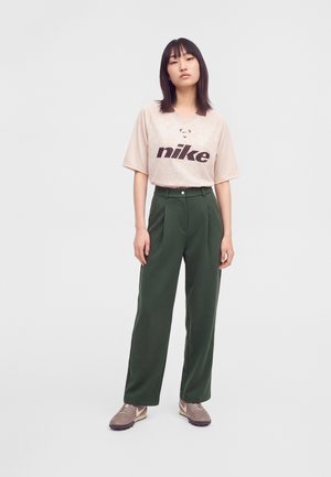 Nike Sportswear, PREGAME TROUSER - Панталони - camo green