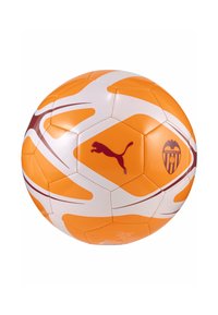 Puma voetbal in oranje, wit en kastanjebruin. Heeft een glanzend oppervlak, hexagonale panelen en het logo van Valencia CF met een katte-embleem.