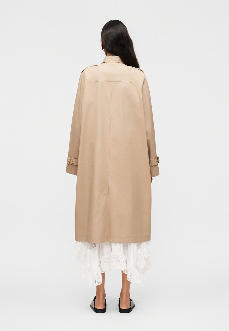 Manteau Long Claude Pierlot - Taille 38 - Rose Foncé - 80% Laine, 20% Polyamide - Occasion Excellent état