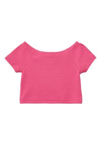 Roze geribbelde crop top met brede halslijn en korte mouwen. Glad textuur en getailleerd design, dat een schone, casual uitstraling benadrukt.