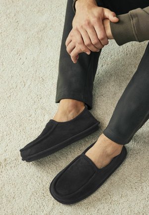 Next REGULAR FIT - Papuci de casă - black