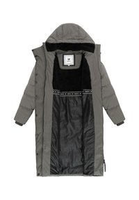 Cappotto lungo grigio imbottito con cappuccio, caratterizzato da un interno foderato in pile nero, bottoni a pressione e tessuto esterno liscio. Accenti neri visibili all'interno.