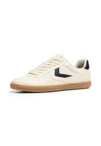 Bershka Sneakers - white