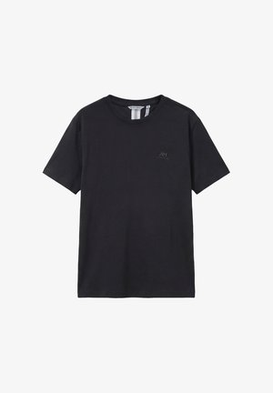 Zwart T-shirt met korte mouwen en ronde hals, met een klein subtiel logo op de linkerborst, gemaakt van gladde stof, maat medium.