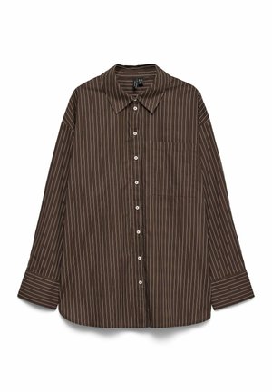 Camisa marrón de manga larga con rayas verticales blancas, diseño con cuello, cierre de botones en la parte delantera, un bolsillo en el pecho y dobladillo recto. Hecha de una tela suave.