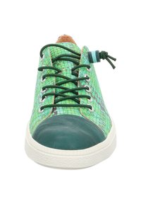 Green textured sneakers with a snakeskin-like pattern, contrasting dark green toe cap, and adjustable laces featuring wooden accents.