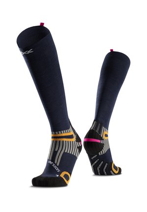 Paire de chaussettes de compression bleu marine montant jusqu'aux genoux avec des accents jaunes, gris, noirs et roses, vues de face et de dos sur fond blanc.