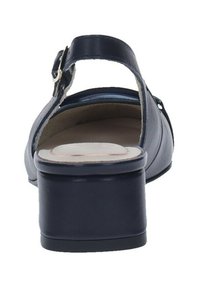 Sandalo in pelle blu scuro con tacco basso a blocco, cinturino alla caviglia e punta rotonda. L'interno presenta una soletta imbottita per il comfort.