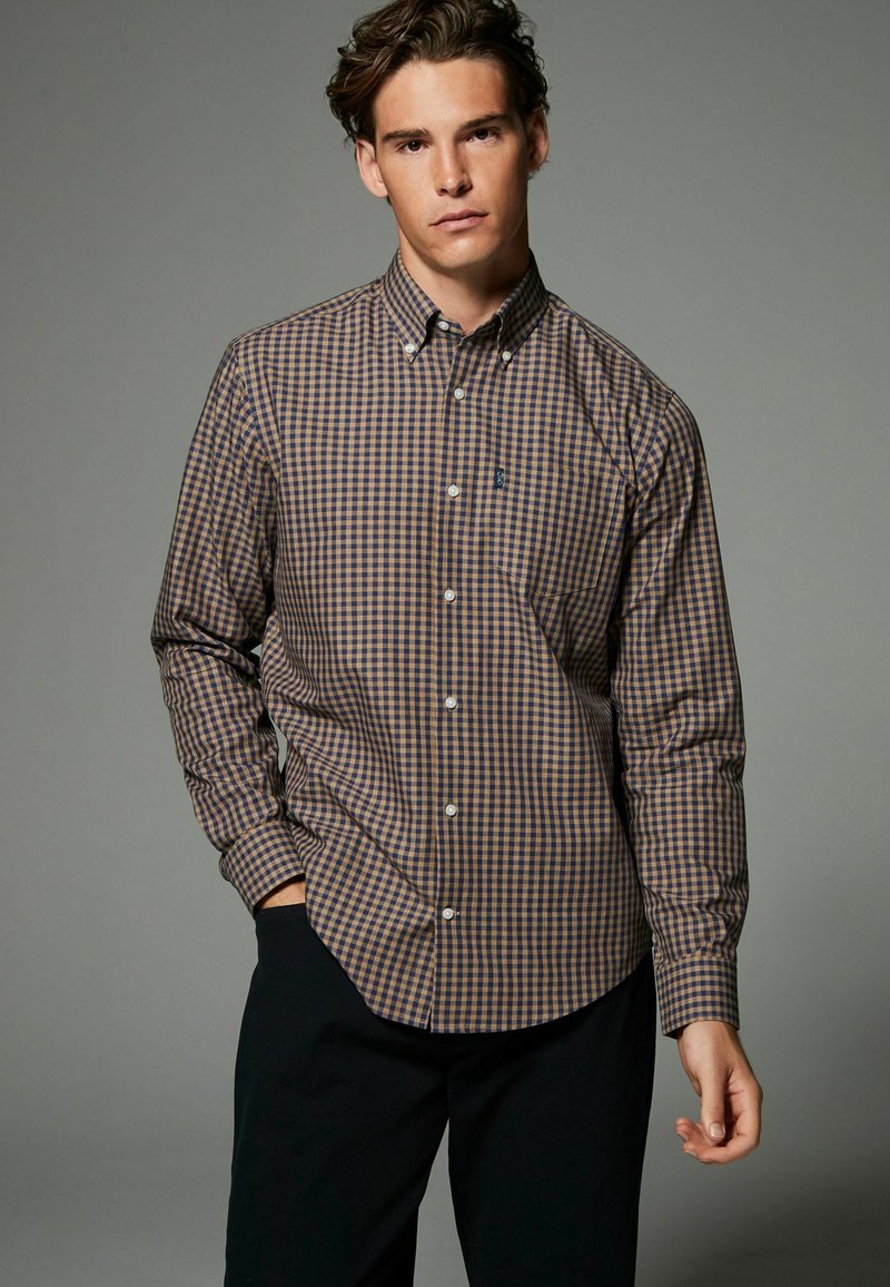 Next EASY OXFORD - Camisa - navy blue neutral brown gingham