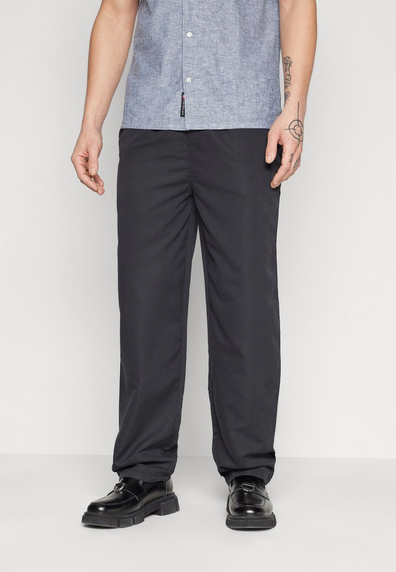 Denim Project - DPLOOSE TRACKER PANTS - Stoffhose - black, Vergrößern