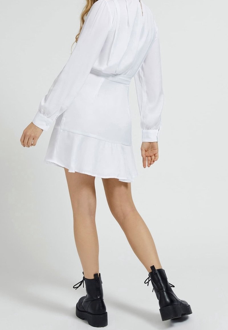 Guess Shirt dress white (Pre-owned) Zalando