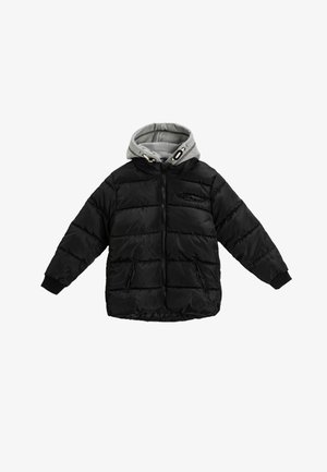 Doudoune noire avec capuche grise, fermeture éclair, poignets élastiques et deux poches avant. Texture matelassée sur toute la surface.