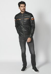 Koroshi Kunstnahast jakk -   black