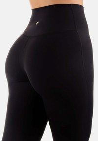 YantraConnection KISIMA EVASÉ - Pantaloni - black