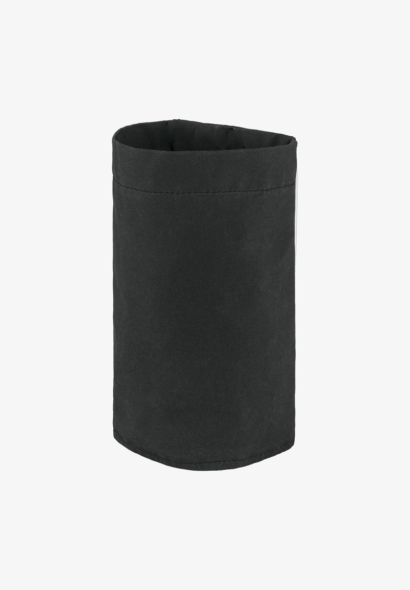 Recipiente de tecido preto com forma cilíndrica, apresentando uma textura suave e uma borda superior dobrada, adequado para várias utilizações de armazenamento.