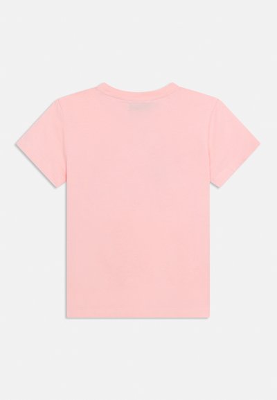 Κοντομάνικο T-shirt σε ανοιχτό ροζ βαμβάκι. Απλός σχεδιασμός με στρογγυλή λαιμόκοψη και ευθεία ραφή στο κάτω μέρος. Λείο υλικό και απλή πίσω πλευρά.