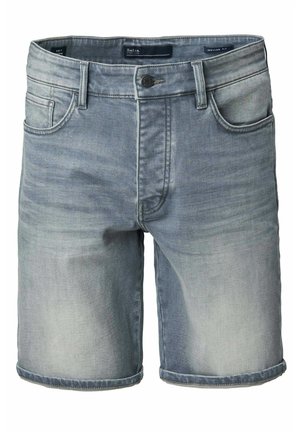 Helle blaue Jeans-Shorts mit regulärer Passform, ausgestattet mit zwei vorderen Taschen, einem Knopfverschluss und einem umgeschlagenen Saum an den Beinen.